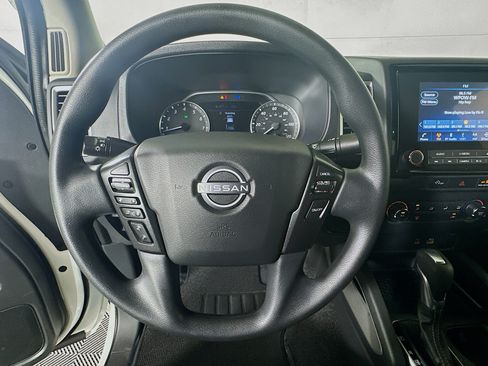 Used 2023 Nissan Frontier SV AWD/4WD image 15