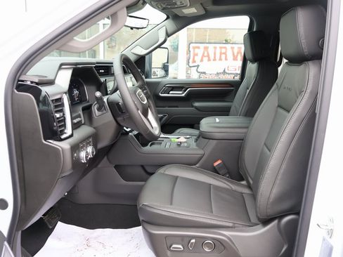 New 2026 GMC Sierra 3500 Denali w/ Denali Reserve Package image 14