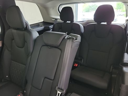 Used 2025 Volvo XC90 B5 Plus AWD/4WD image 14