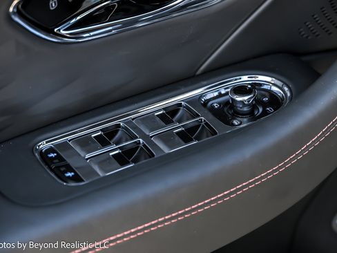 Used 2024 Bentley Flying Spur W12 image 22