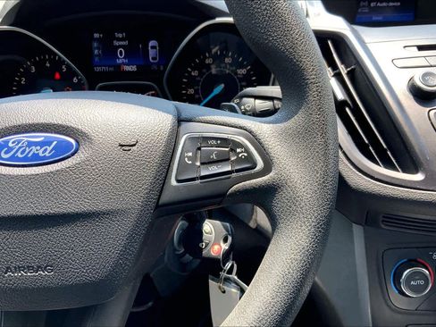 Used 2017 Ford Escape SE FWD image 25