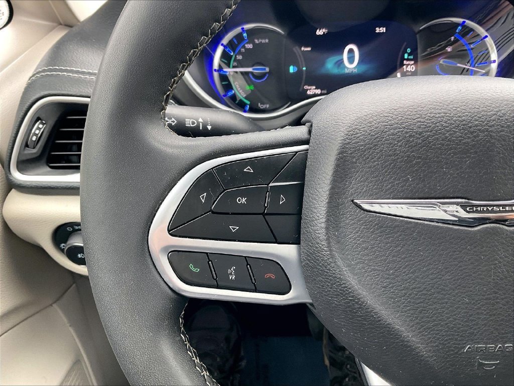 Used 2024 Chrysler Pacifica Limited FWD image 22