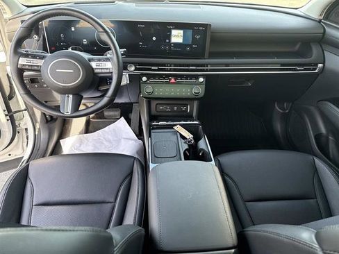 Used 2025 Hyundai Tucson Limited image 17