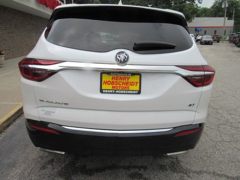 Used 2021 Buick Enclave Essence w/ Sport Touring Edition FWD image 3