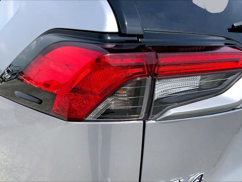Used 2022 Toyota RAV4 XLE w/ Convenience Package AWD/4WD image 28