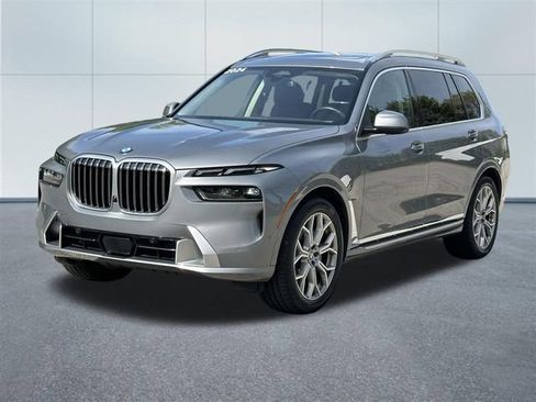 Used 2024 BMW X7 xDrive40i w/ Premium Package AWD/4WD image 10
