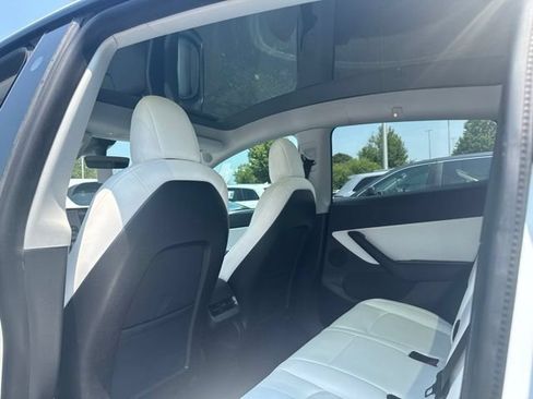 Used 2021 Tesla Model Y Long Range AWD/4WD image 14