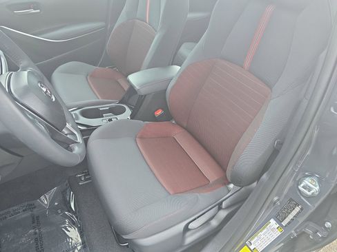 Used 2025 Toyota Corolla SE image 20