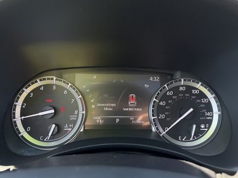 Used 2022 Toyota Highlander XLE AWD/4WD image 41