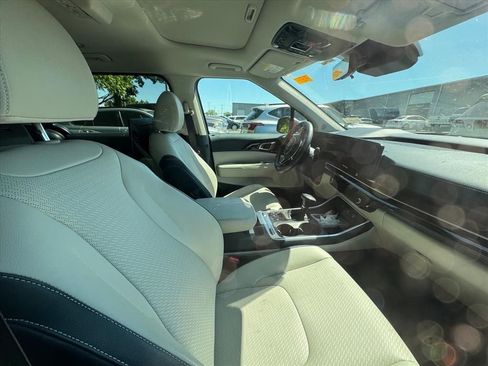 Used 2025 Kia Carnival SX Prestige FWD image 3