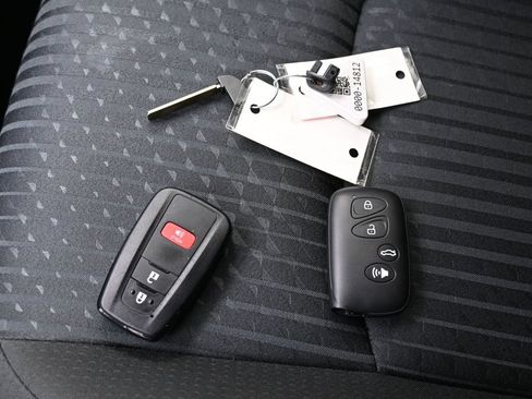 Used 2018 Toyota Prius Two w/ Prius Two Safety Plus Package FWD image 26