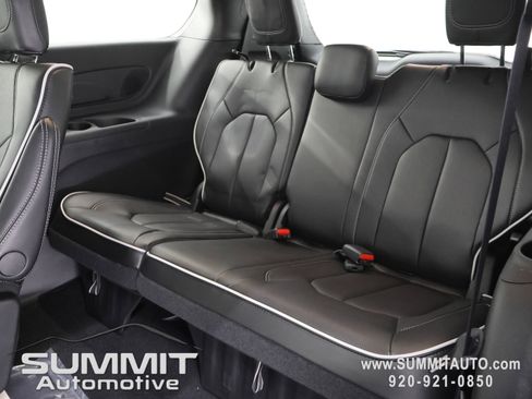 New 2026 Chrysler Pacifica Limited w/ S Appearance Package AWD/4WD image 10