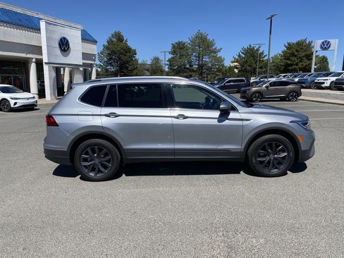 Used 2023 Volkswagen Tiguan SE FWD image 47