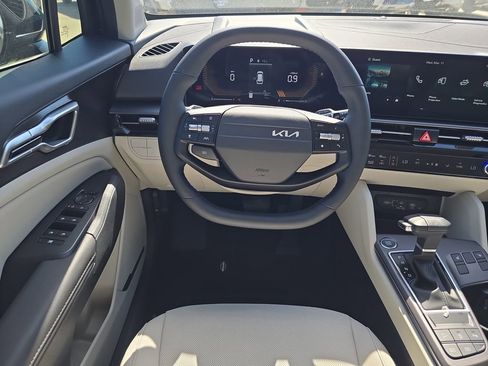 New 2026 Kia Sportage EX FWD image 14