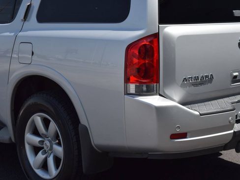 Used 2014 Nissan Armada SV AWD/4WD image 6