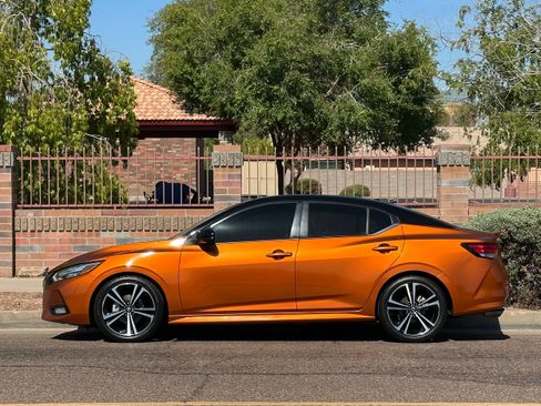Used 2021 Nissan Sentra SR image 3
