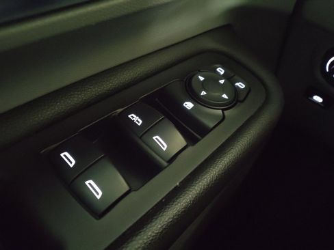 Used 2024 GMC Terrain SLT AWD/4WD image 27