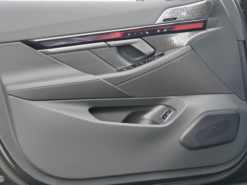 New 2026 BMW 540i xDrive w/ M Sport Package image 9