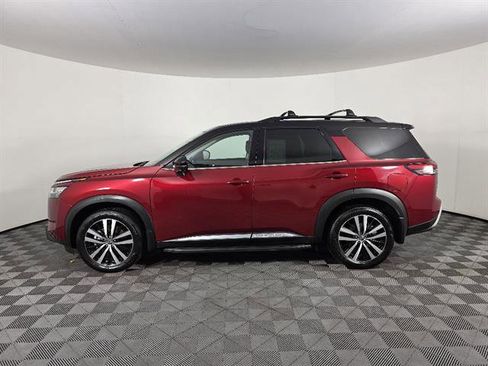 Used 2024 Nissan Pathfinder Platinum w/ Lighting Package (N93) AWD/4WD image 8