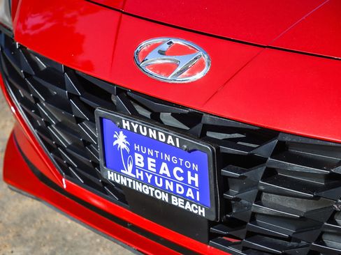 Used 2023 Hyundai Elantra SEL w/ Convenience Package FWD image 5