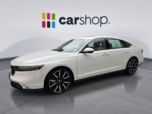 Used 2023 Honda Accord Touring image 1