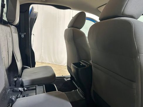 Used 2018 Toyota Tacoma SR5 AWD/4WD image 26