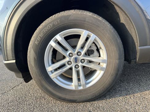 Certified 2024 Ford Explorer XLT image 12