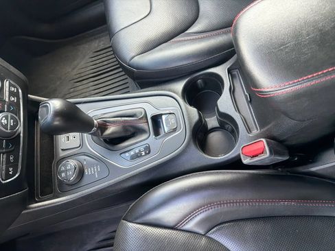 Used 2022 Jeep Cherokee Trailhawk w/ Premium Leather Package AWD/4WD image 11