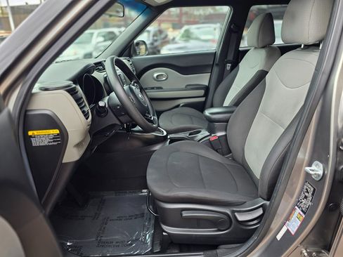 Used 2017 Kia Soul image 21
