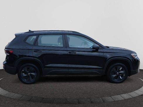Used 2025 Volkswagen Taos S w/ Taos MDO Package FWD image 8