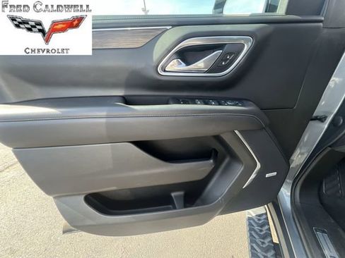 Used 2021 Chevrolet Tahoe Z71 w/ Z71 Signature Package image 22
