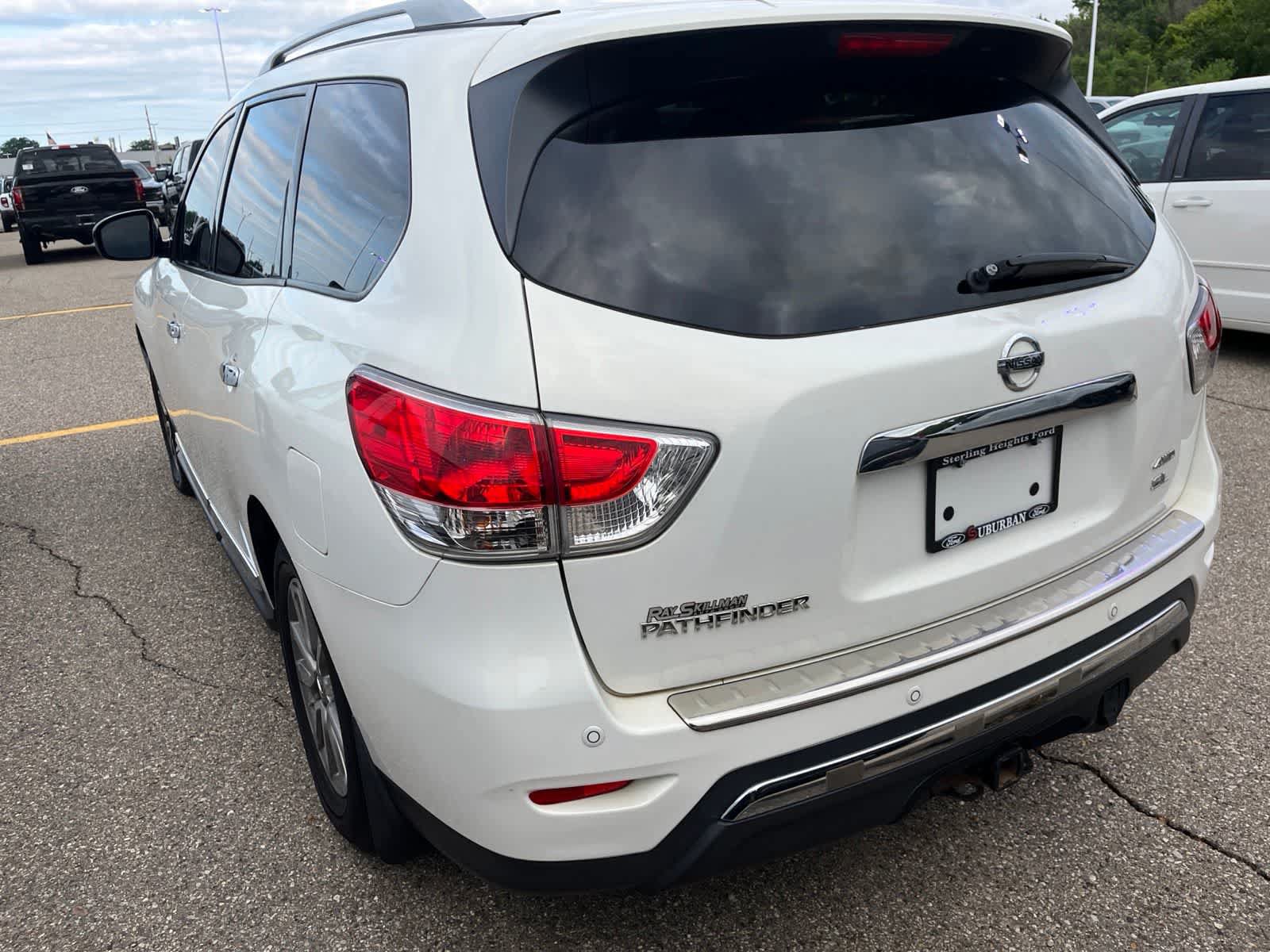 Used 2014 Nissan Pathfinder SL w/ SL Tech Package AWD/4WD image 7