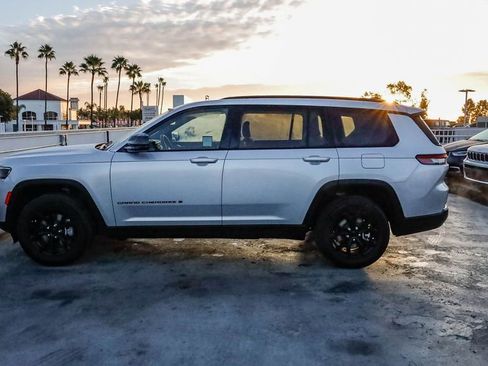 Certified 2024 Jeep Grand Cherokee L Laredo image 14