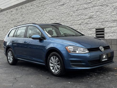 Used 2015 Volkswagen Golf S image 18