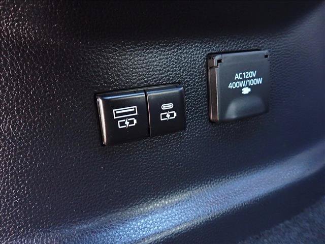 Certified 2025 Toyota Sequoia Platinum AWD/4WD image 12
