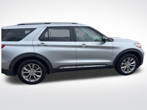 Used 2022 Ford Explorer Limited image 7