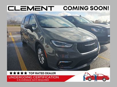 Used 2023 Chrysler Pacifica Touring-L