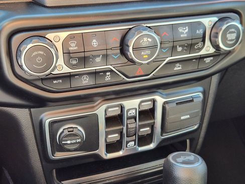 Used 2022 Jeep Wrangler Unlimited Sport image 35