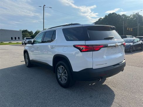 Used 2023 Chevrolet Traverse LT w/ LPO, Cargo Package AWD/4WD image 4