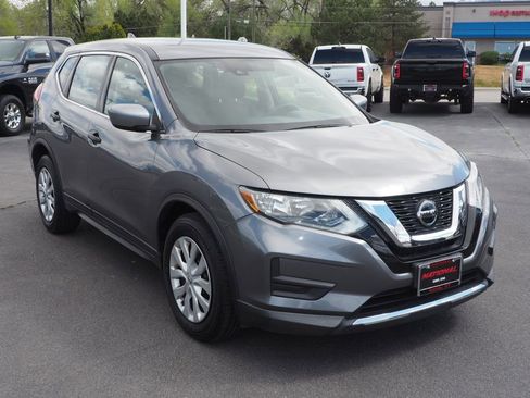 Used 2019 Nissan Rogue S FWD image 3
