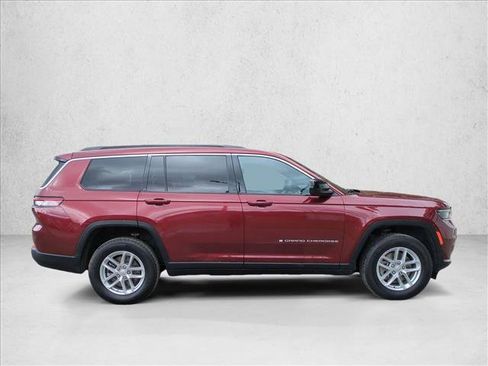 Used 2024 Jeep Grand Cherokee L Laredo RWD image 5