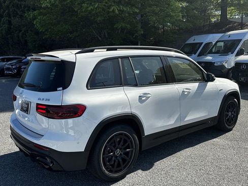 New 2025 Mercedes-Benz GLB 35 AMG 4MATIC image 8