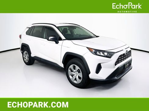 Used 2020 Toyota RAV4 LE image 1