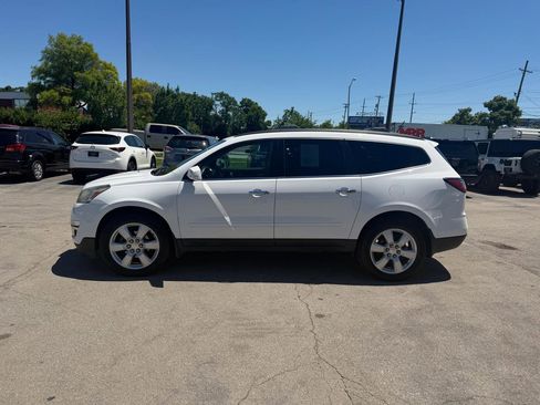 Used 2017 Chevrolet Traverse LT w/ Traveler's Package AWD/4WD image 6