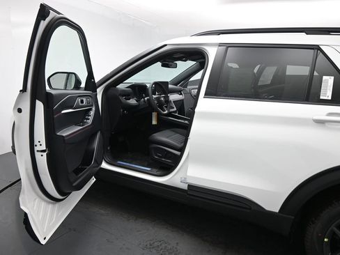 New 2026 Ford Explorer ST-Line RWD image 7