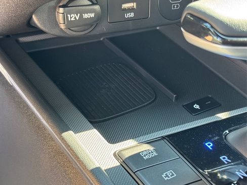 Certified 2025 Hyundai Elantra Sport image 21