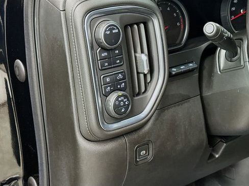Used 2022 Chevrolet Silverado 1500 High Country w/ Technology Package AWD/4WD image 12