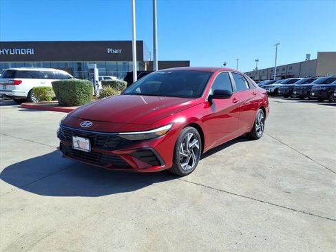 Used 2025 Hyundai Elantra SEL image 1