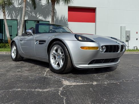 Used 2002 BMW Z8 RWD image 21