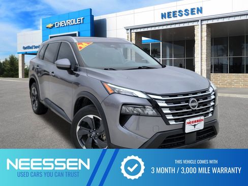 Used 2024 Nissan Rogue SV w/ SV Premium Package image 1